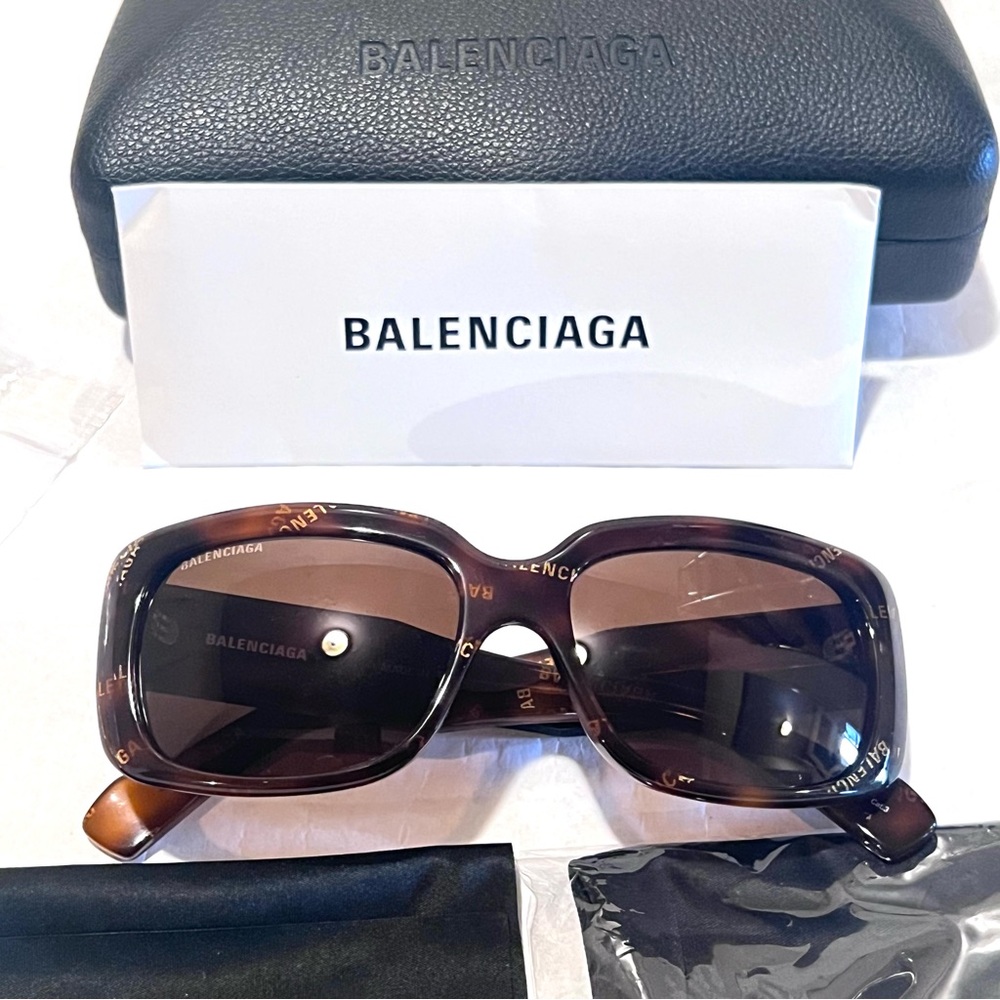 Balenciago Logo Print 56MM Sunglasses Havana Brown